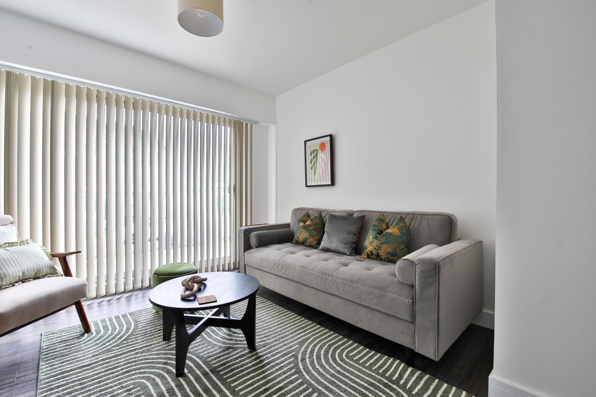 Amber Vista 2 Bedroom Apartments- Supermarket, Coffee Shop, Restaurants & Parking Below Cardiff Dış mekan fotoğraf