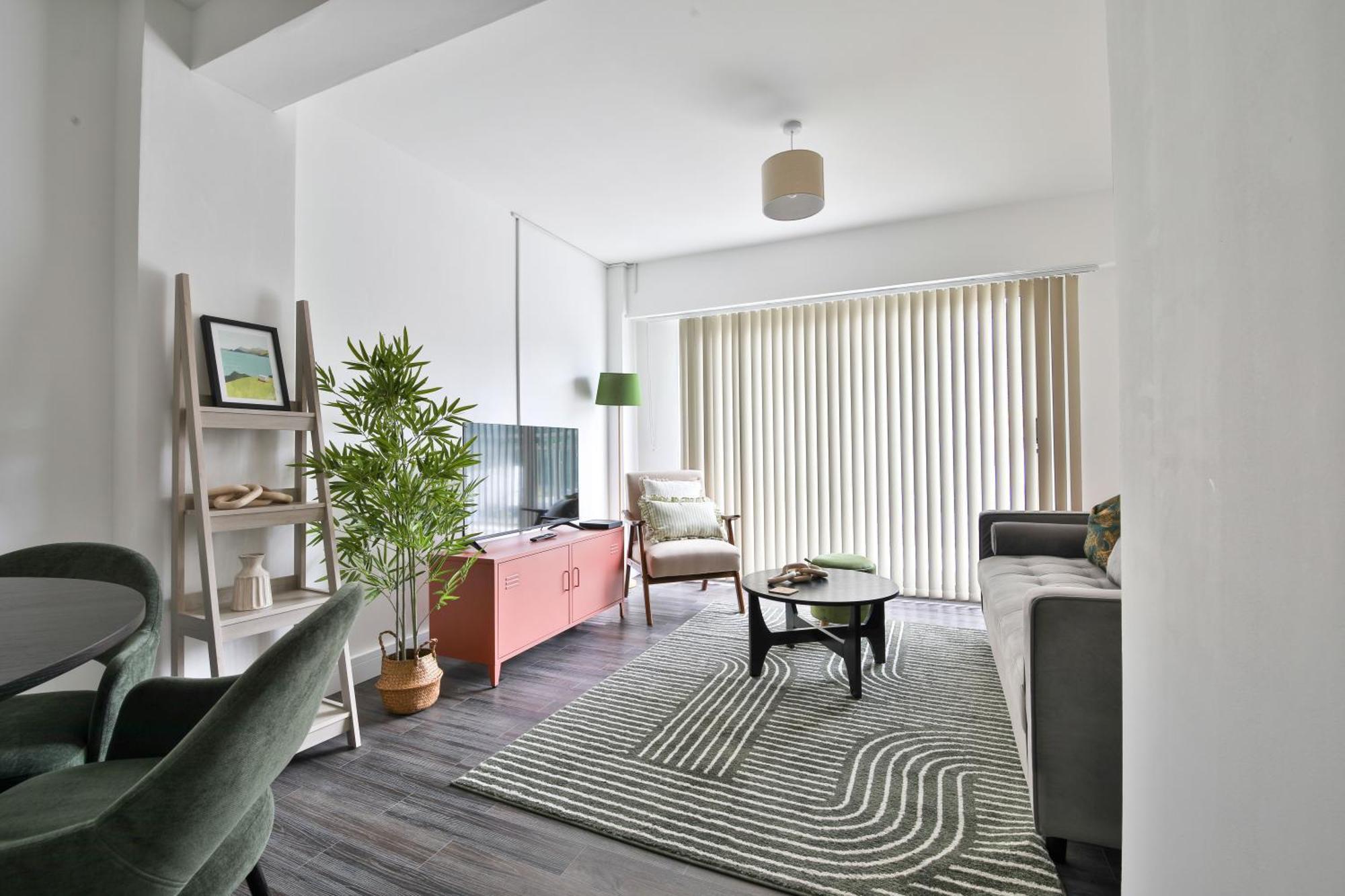 Amber Vista 2 Bedroom Apartments- Supermarket, Coffee Shop, Restaurants & Parking Below Cardiff Dış mekan fotoğraf